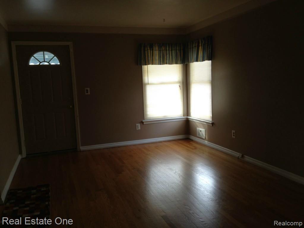 22006 Wick Road Taylor, MI 48180 - Photo 5 of 27 FRONT DOOR
