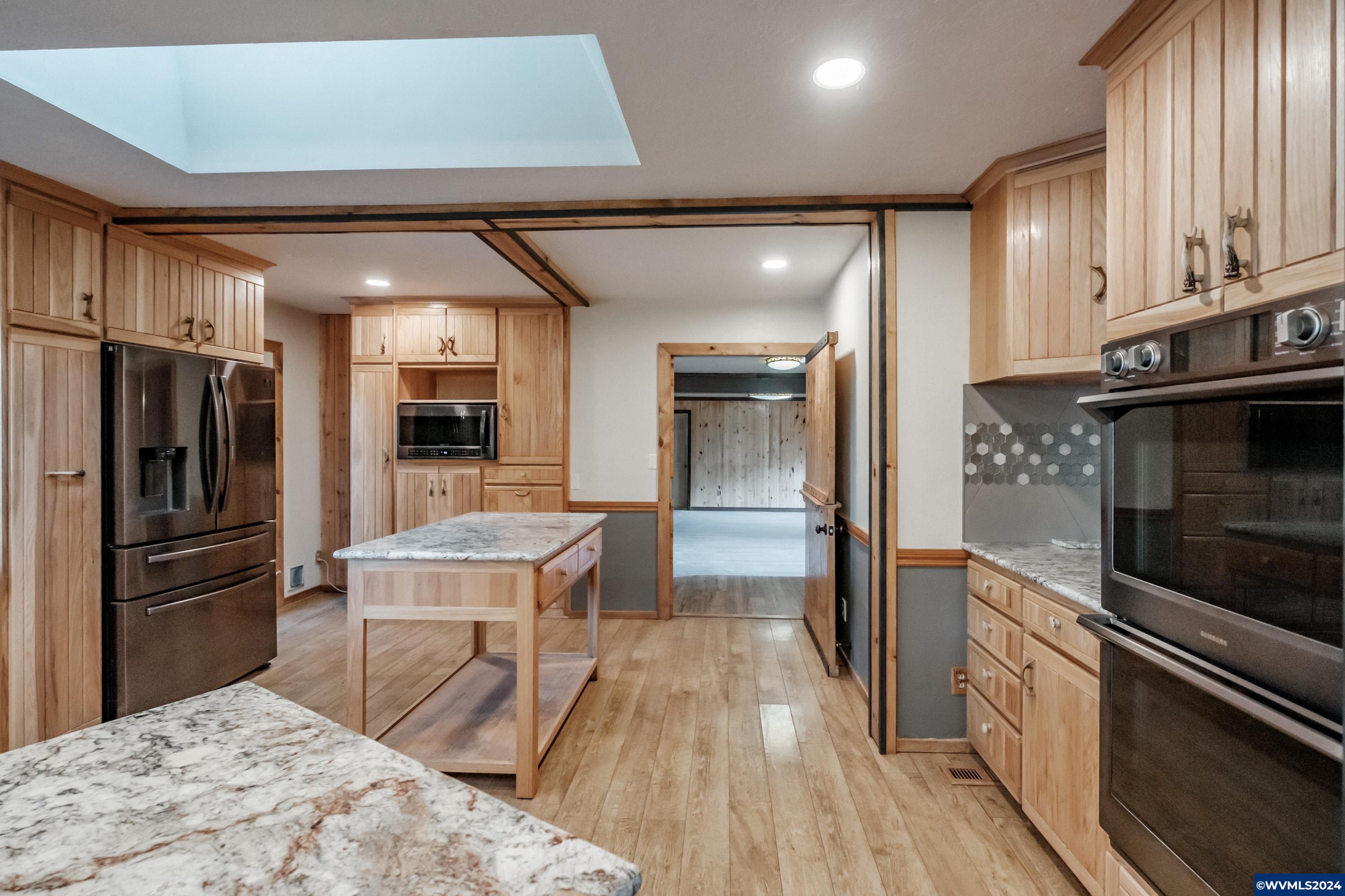 33997 Totem Pole Road Lebanon, OR 97355 - Photo 5 of 41