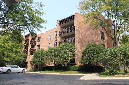1060 Shermer Road, Unit 15 Northbrook, IL 60062 - Photo 1 of 16