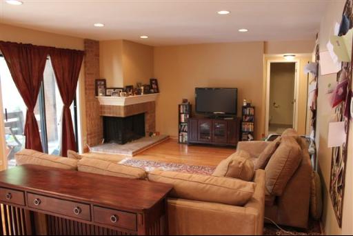 1060 Shermer Road, Unit 15 Northbrook, IL 60062 - Photo 3 of 16