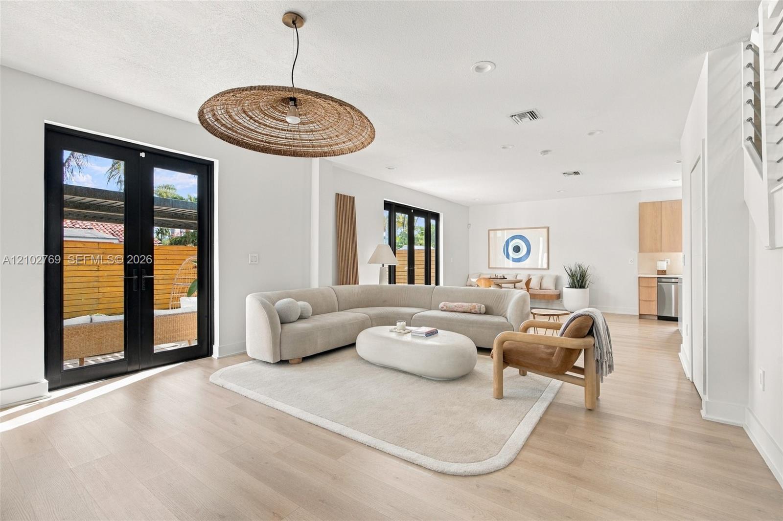 6434 Southwest 38th Street Miami, FL 33155 - Photo 1 of 28 Gallery Image 1