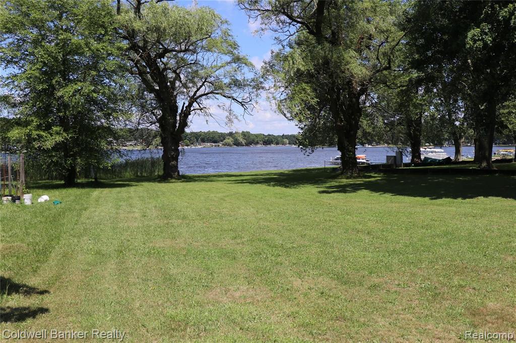 5417 Mabley Hill Road Fenton, MI 48430 - Photo 2 of 7