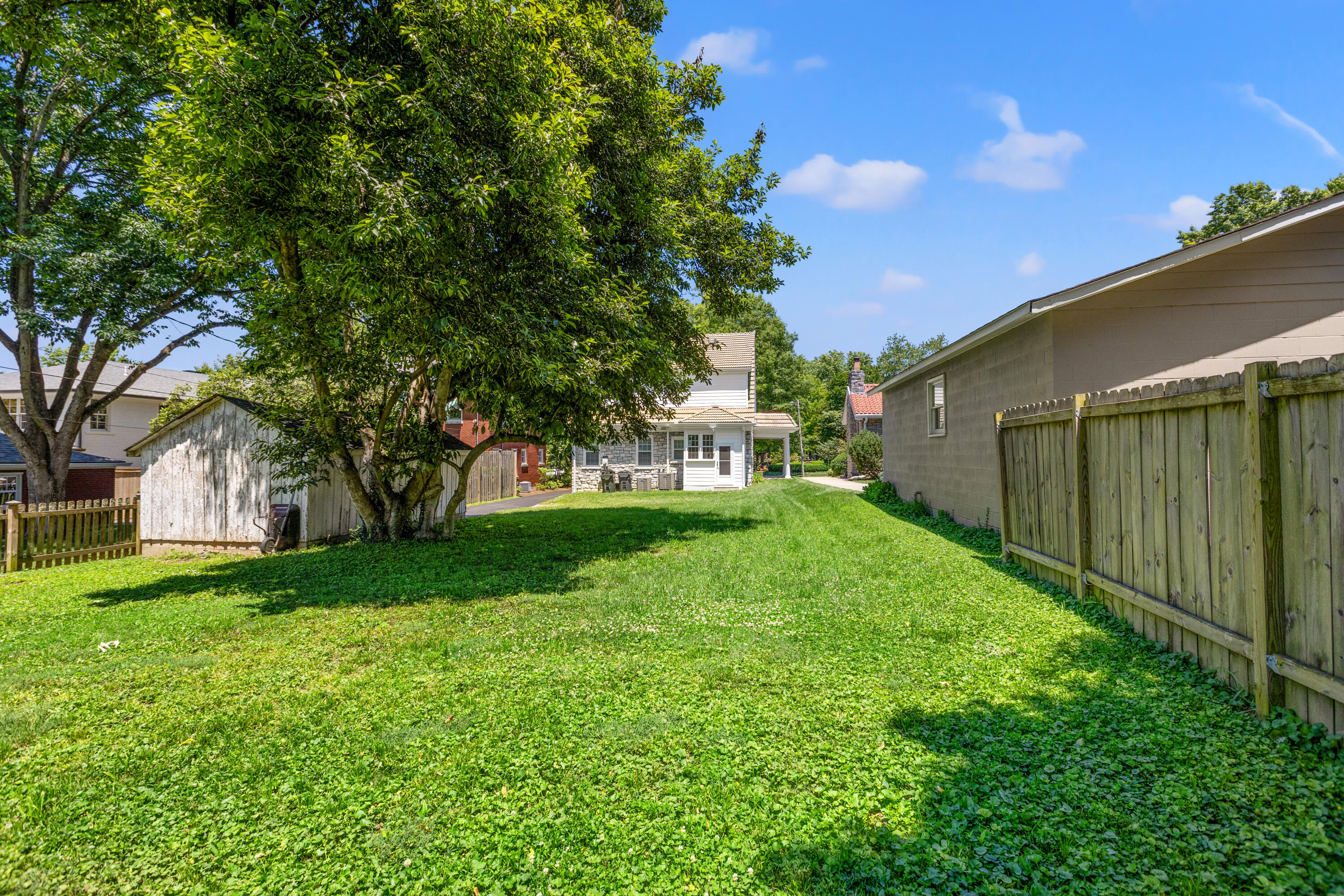 1370 Fontaine Road Lexington, KY 40502 - Photo 24 of 25 1371 24