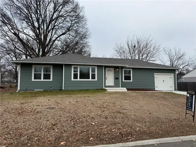 $259,900 | 704 Logan Street, Harrisonville, MO 64701