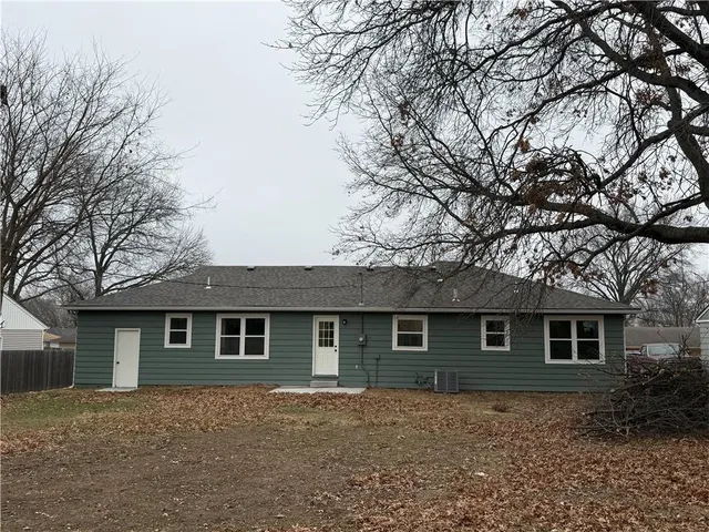 $259,900 | 704 Logan Street, Harrisonville, MO 64701