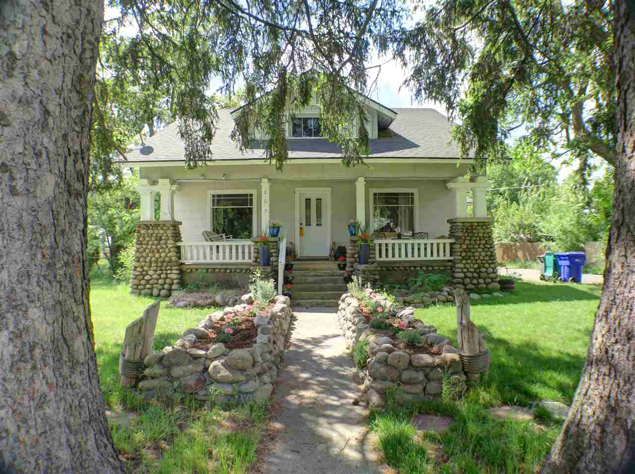 807 North Locust Road Spokane Valley, WA 99206 - Photo 1 of 20