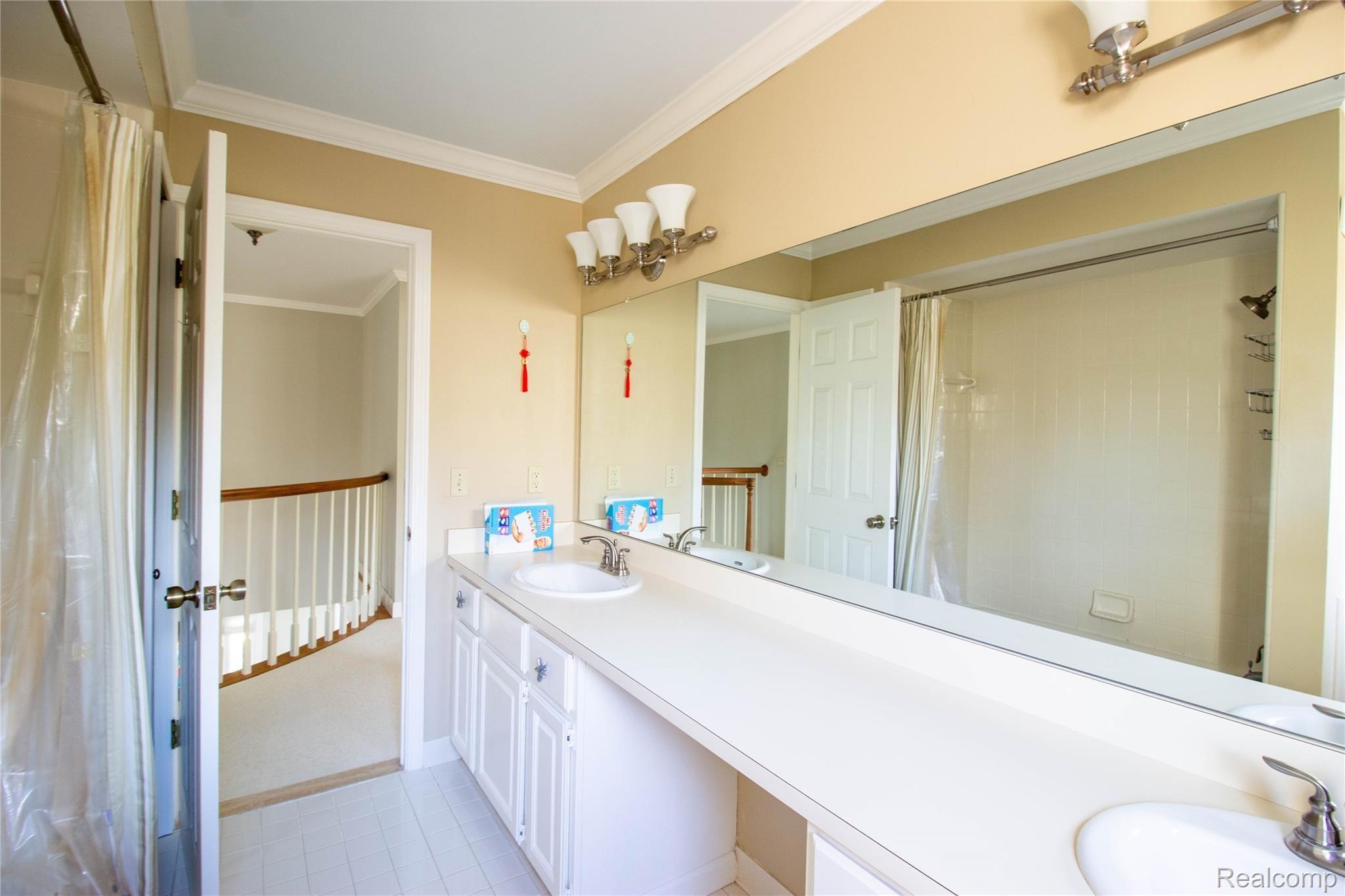 1067 Grandview Drive Rochester, MI 48306 - Photo 18 of 26 _MG_9214-HDR.jpg