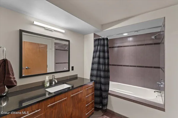 $899,900 | 1884 Bellerive Lane, Unit 312, Coeur D'Alene, ID 83814