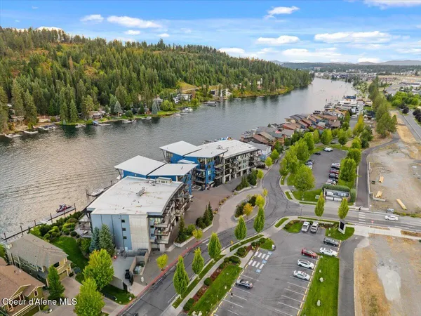 $899,900 | 1884 Bellerive Lane, Unit 312, Coeur D'Alene, ID 83814
