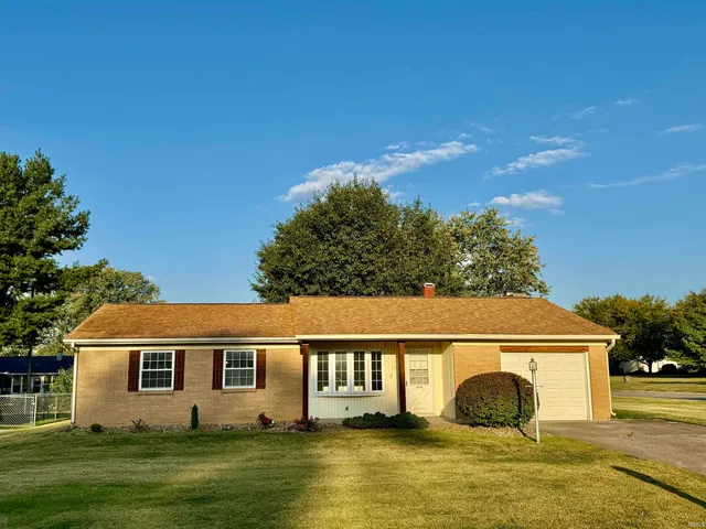 $2,300 | 404 South Hickory Drive, Bloomington, IN 47403
