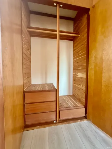 $2,300 | 404 South Hickory Drive, Bloomington, IN 47403