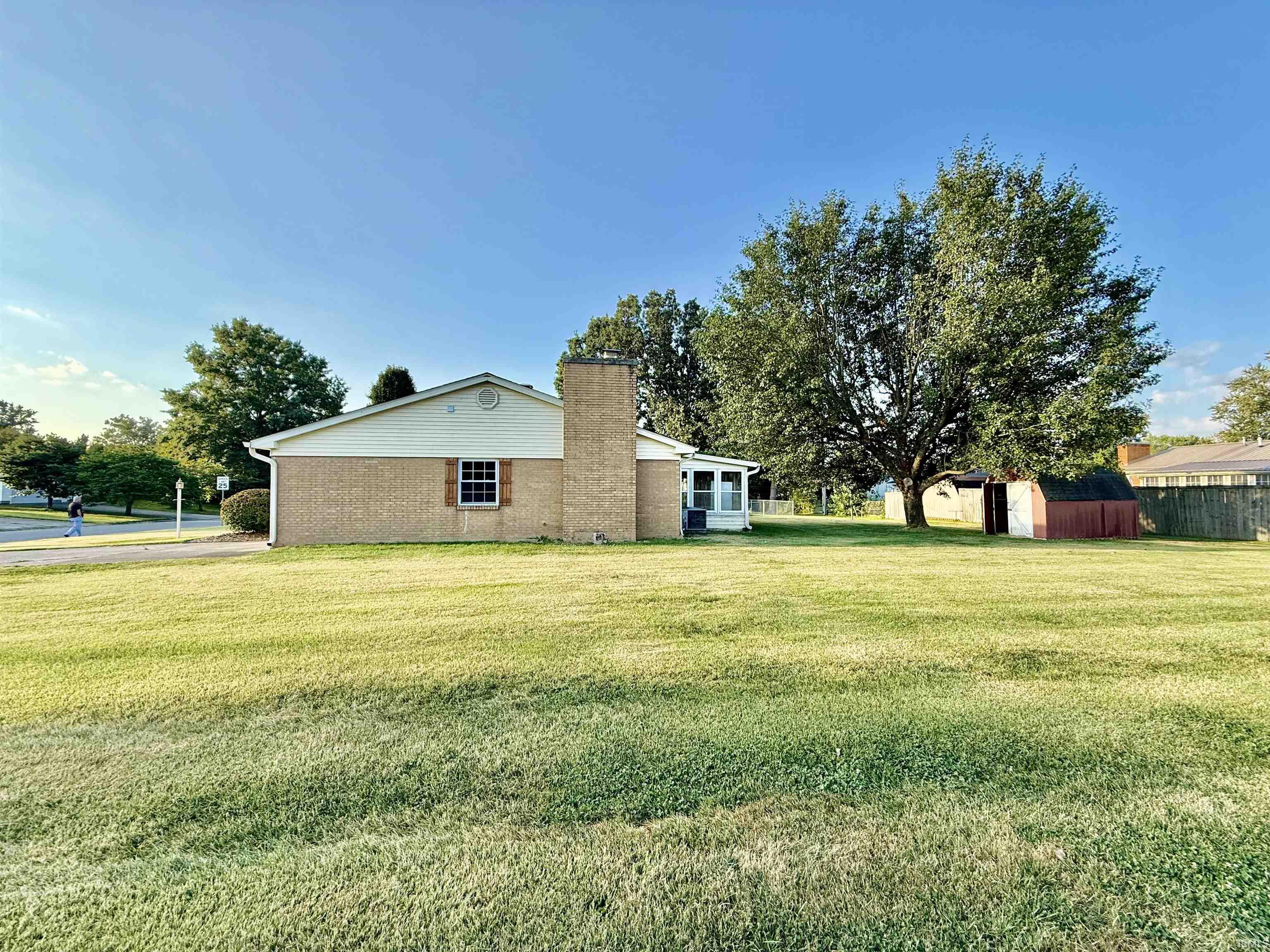 404 South Hickory Drive Bloomington, IN 47403 - Photo 8 of 16