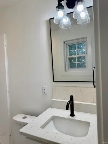 $2,300 | 404 South Hickory Drive, Bloomington, IN 47403