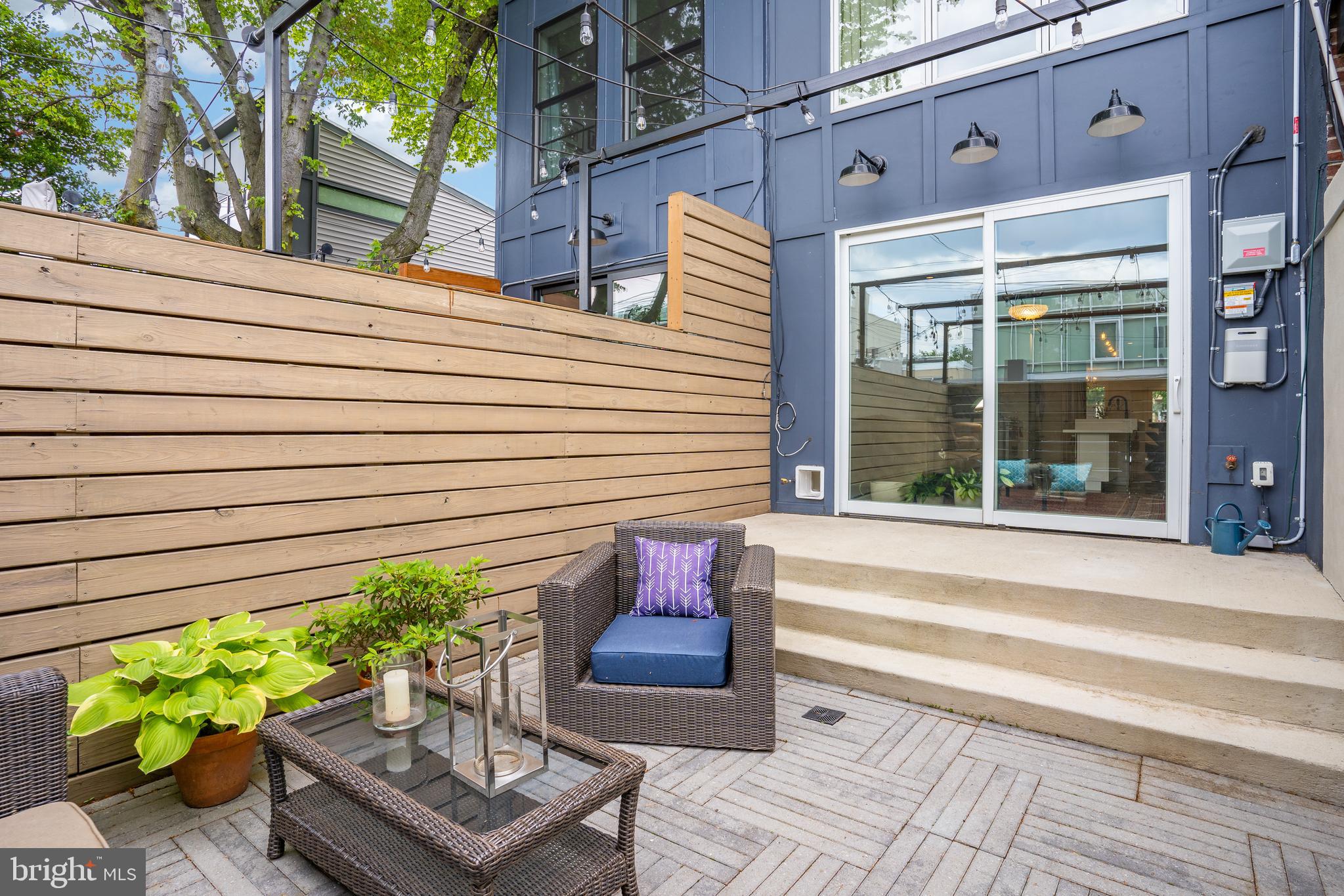 445 Ridge Street Northwest Washington, DC 20001 - Photo 19 of 49