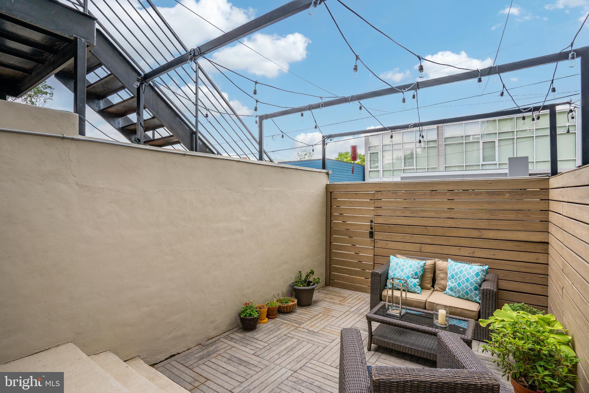 445 Ridge Street Northwest Washington, DC 20001 - Photo 23 of 49