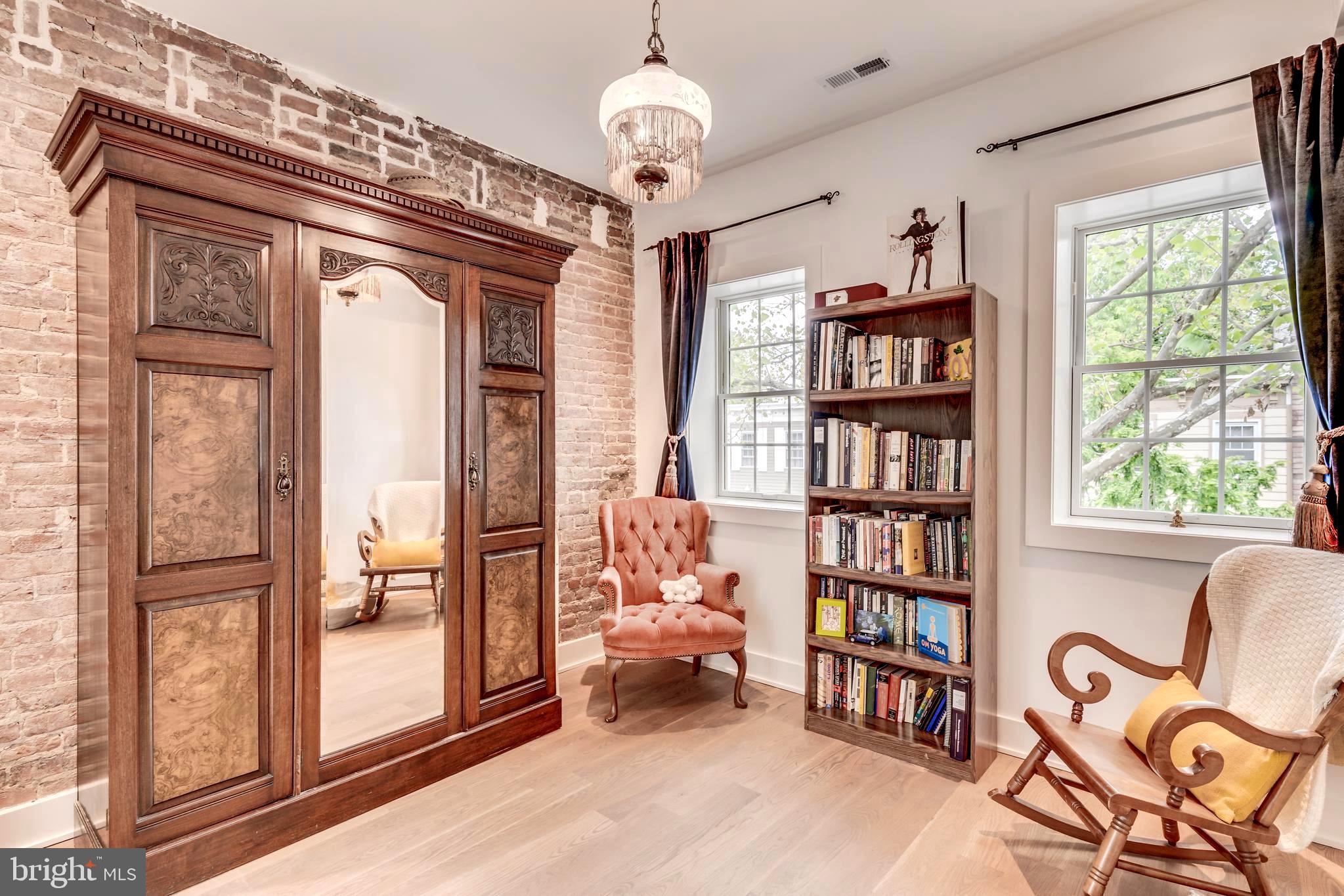 445 Ridge Street Northwest Washington, DC 20001 - Photo 36 of 49