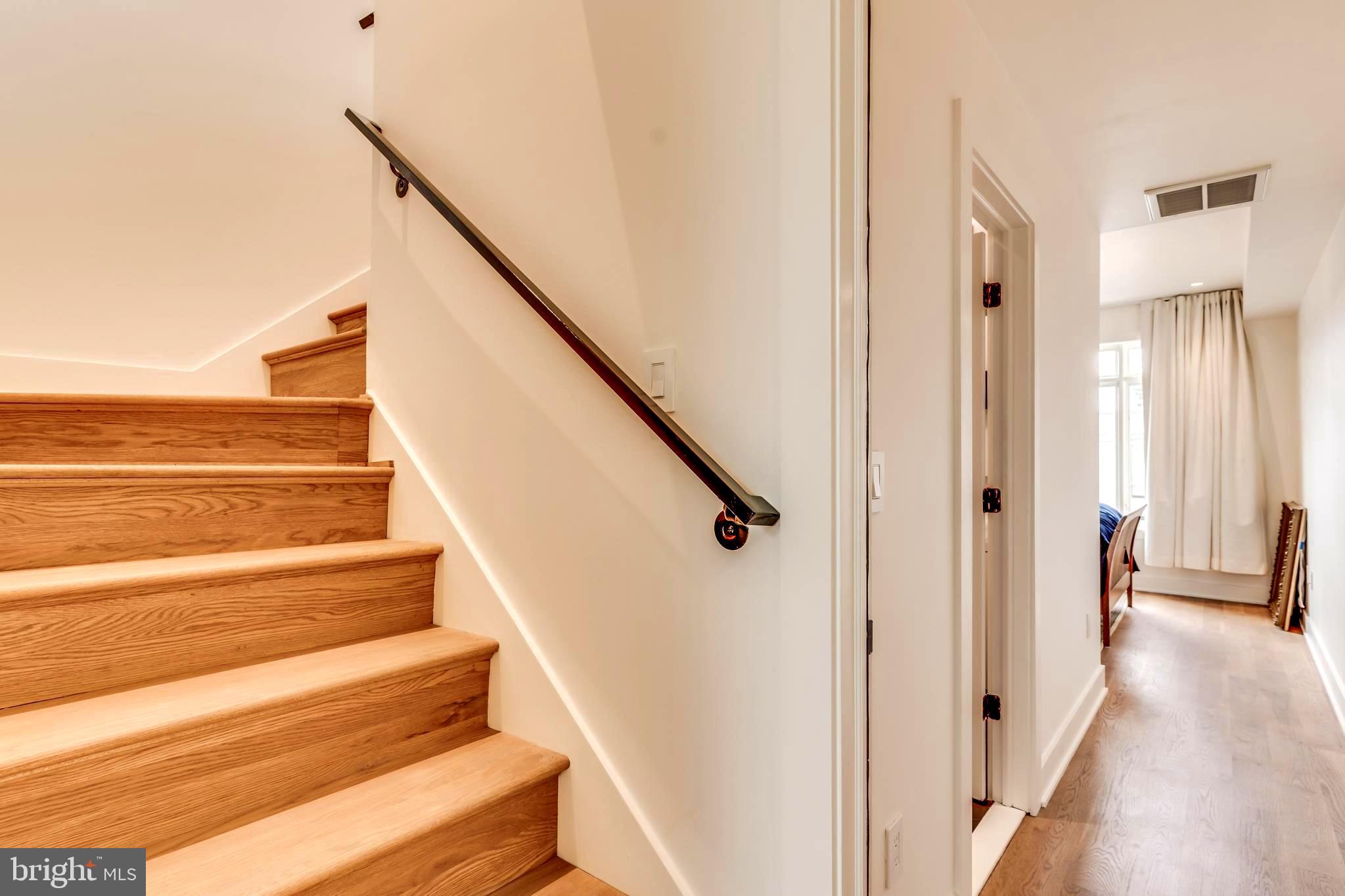 445 Ridge Street Northwest Washington, DC 20001 - Photo 40 of 49