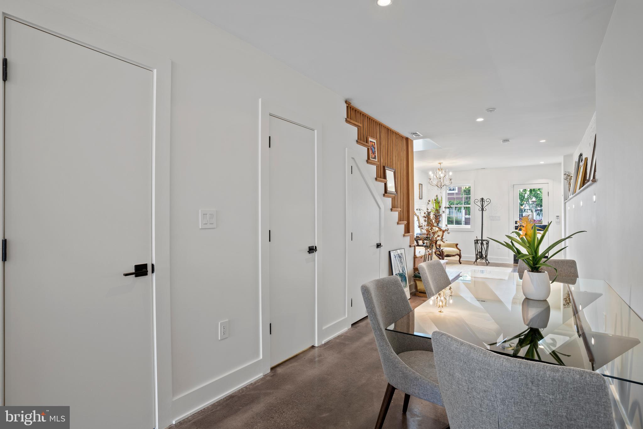 445 Ridge Street Northwest Washington, DC 20001 - Photo 6 of 49