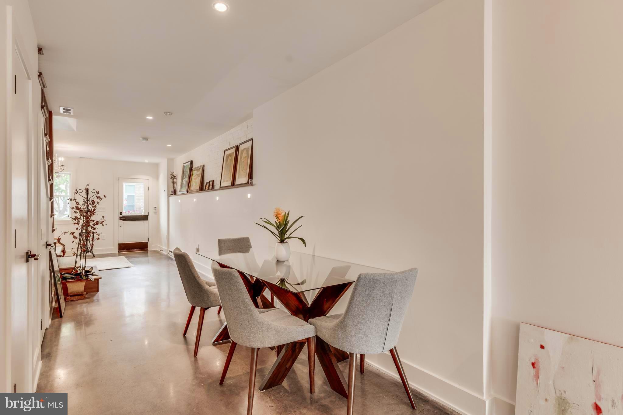 445 Ridge Street Northwest Washington, DC 20001 - Photo 7 of 49