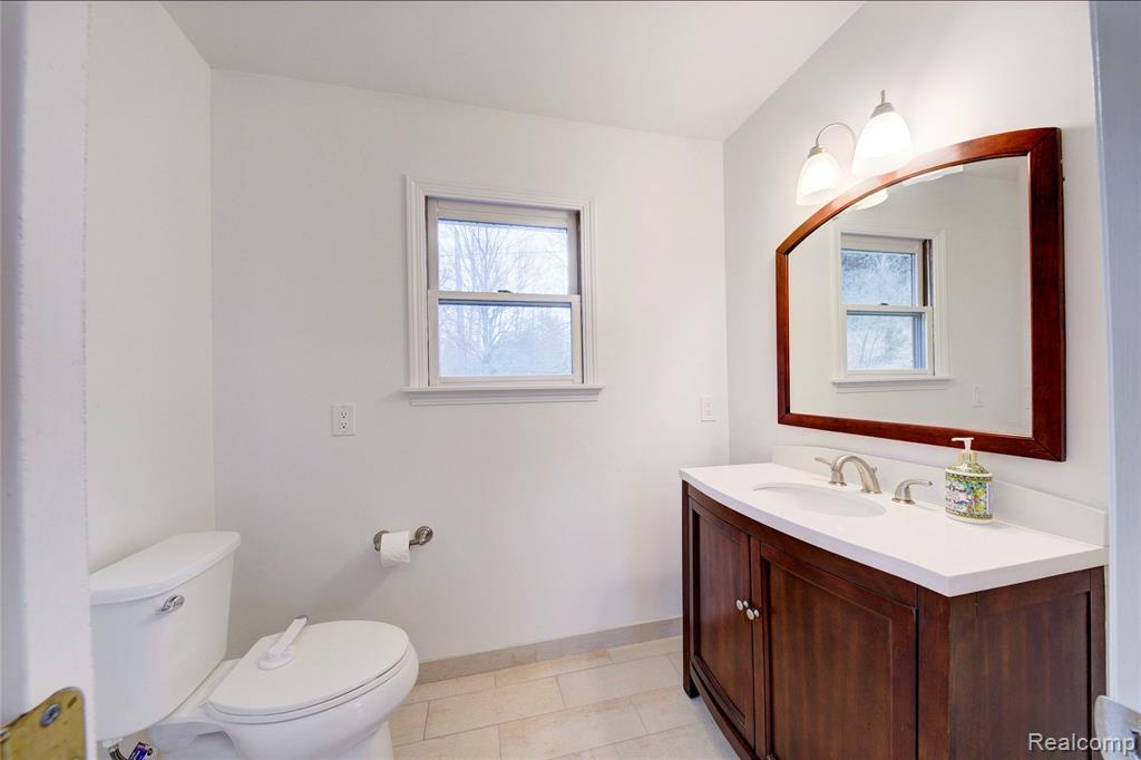2718 Sexton Road Howell, MI 48843 - Photo 12 of 49