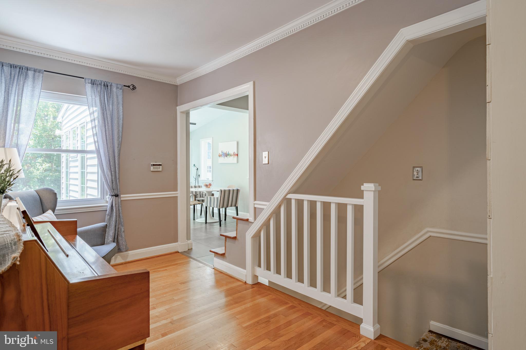 7110 Bristol Road Baltimore, MD 21212 - Photo 29 of 58 Open concept, stairs to lower level.