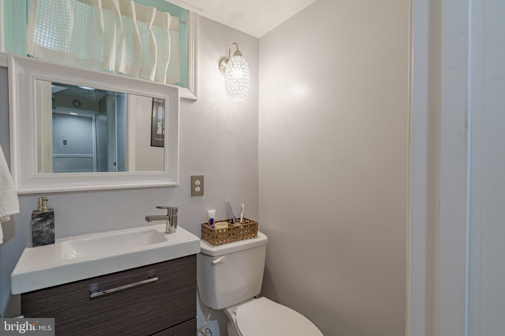 7110 Bristol Road Baltimore, MD 21212 - Photo 40 of 58 Modern and updated.