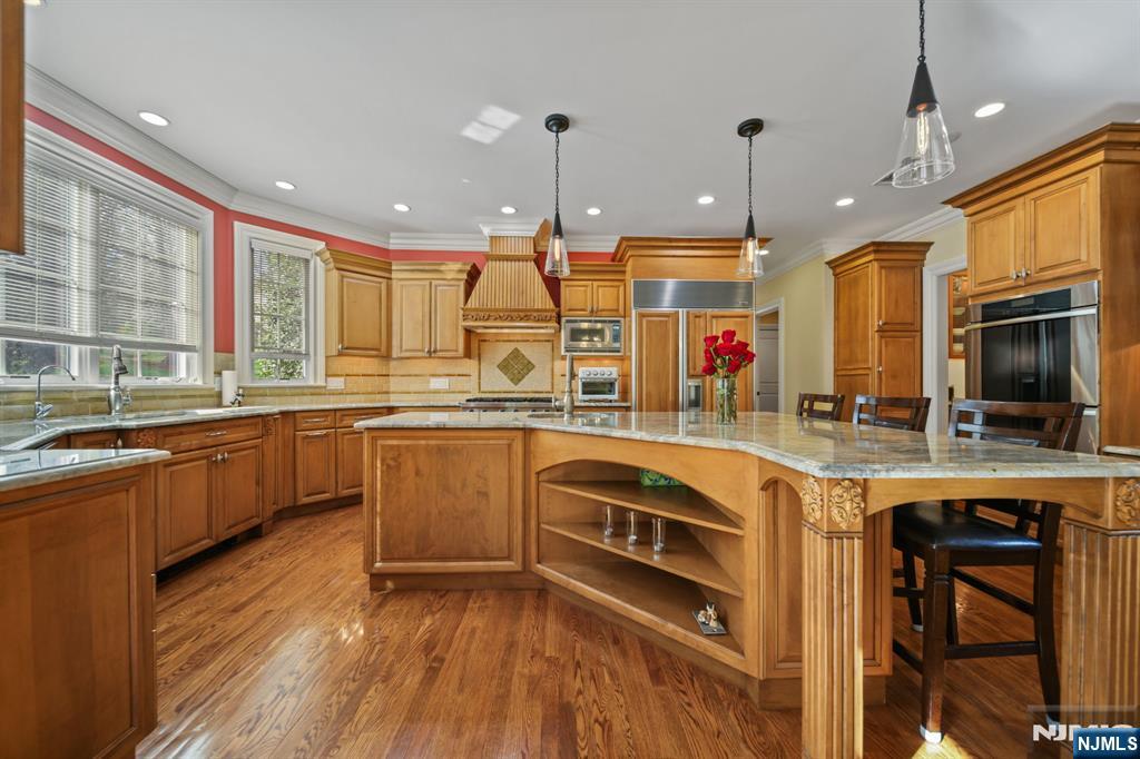 43 Beverly Road Hillsdale, NJ 07642 - Photo 11 of 48