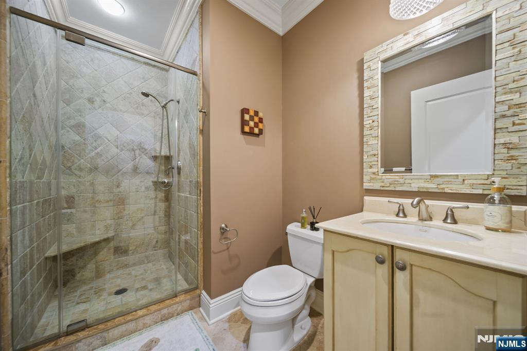 43 Beverly Road Hillsdale, NJ 07642 - Photo 18 of 48