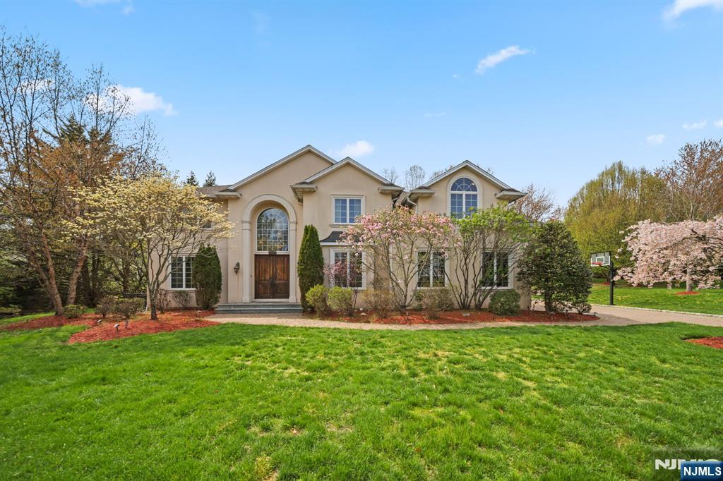 43 Beverly Road Hillsdale, NJ 07642 - Photo 2 of 48