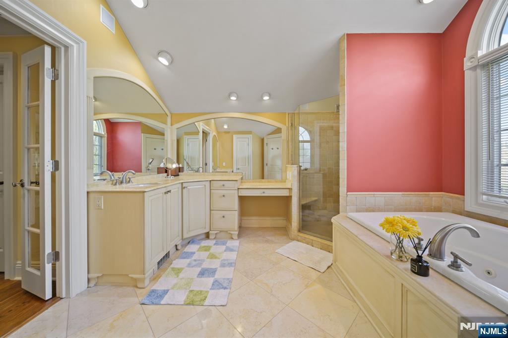 43 Beverly Road Hillsdale, NJ 07642 - Photo 30 of 48