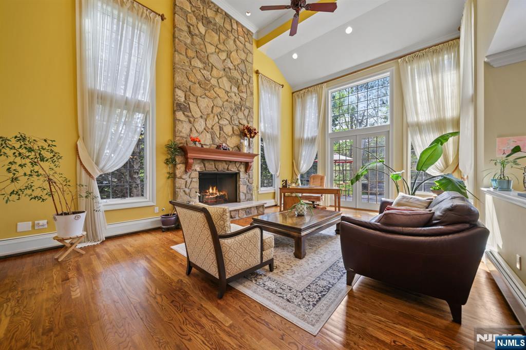 43 Beverly Road Hillsdale, NJ 07642 - Photo 4 of 48