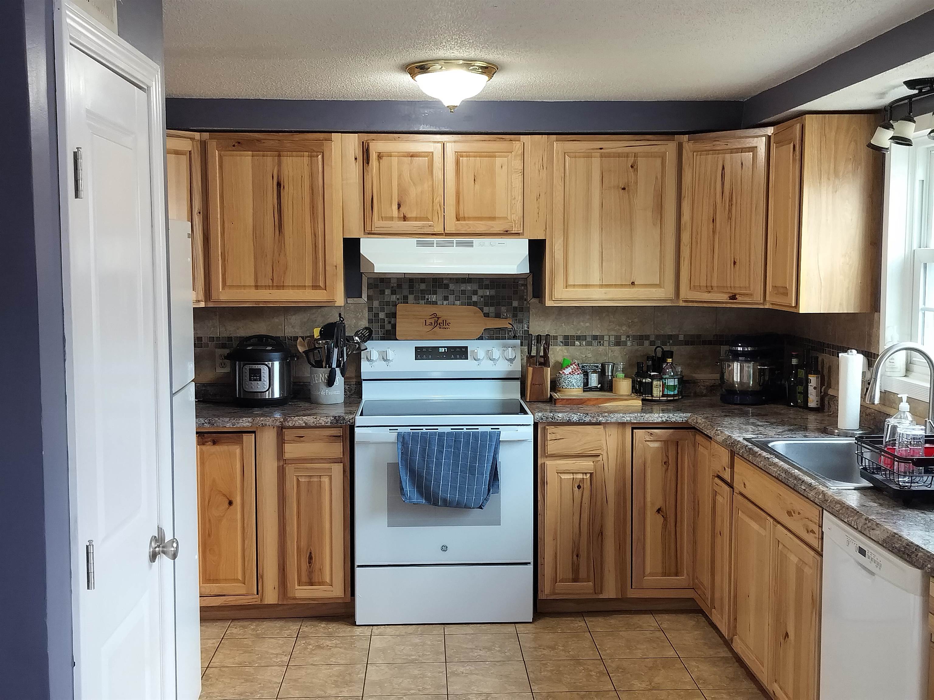 78 East Ridge Road Merrimack, NH 03054 - Photo 12 of 33