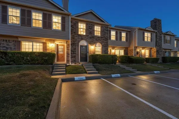 $1,675 | 2500 East Park Boulevard, Unit U3, Plano, TX 75074