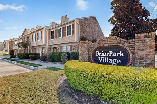 $1,675 | 2500 East Park Boulevard, Unit U3, Plano, TX 75074