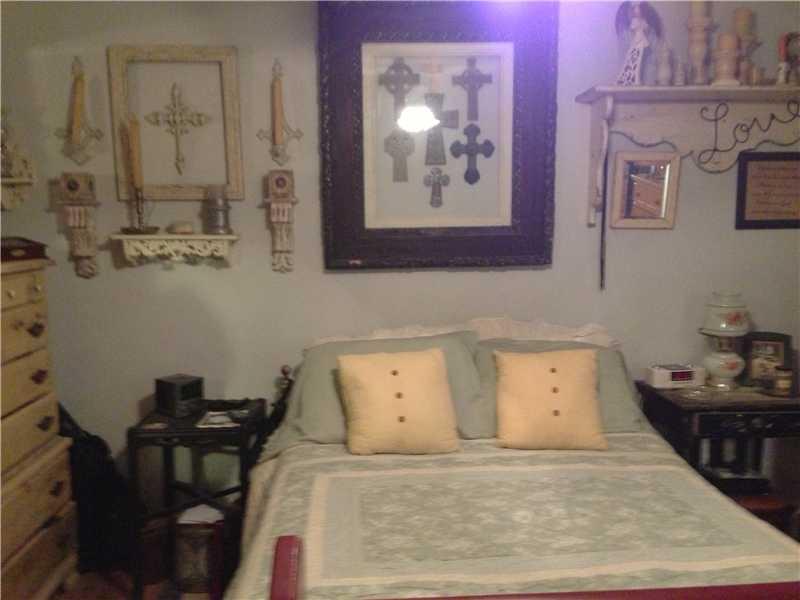 5708 West Mills Road Indianapolis, IN 46221 - Photo 12 of 17 Gallery Image 12