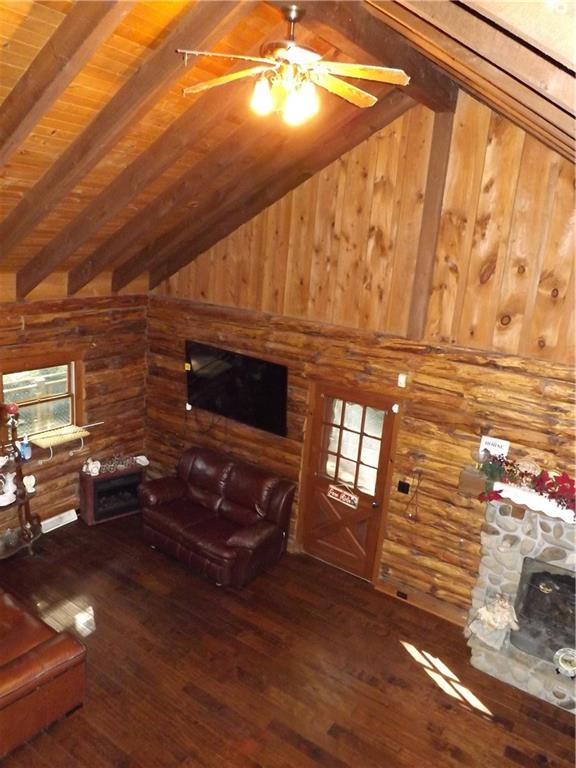 167 Bonniebrook Road Butler, PA 16002 - Photo 10 of 25 a living room with furniture