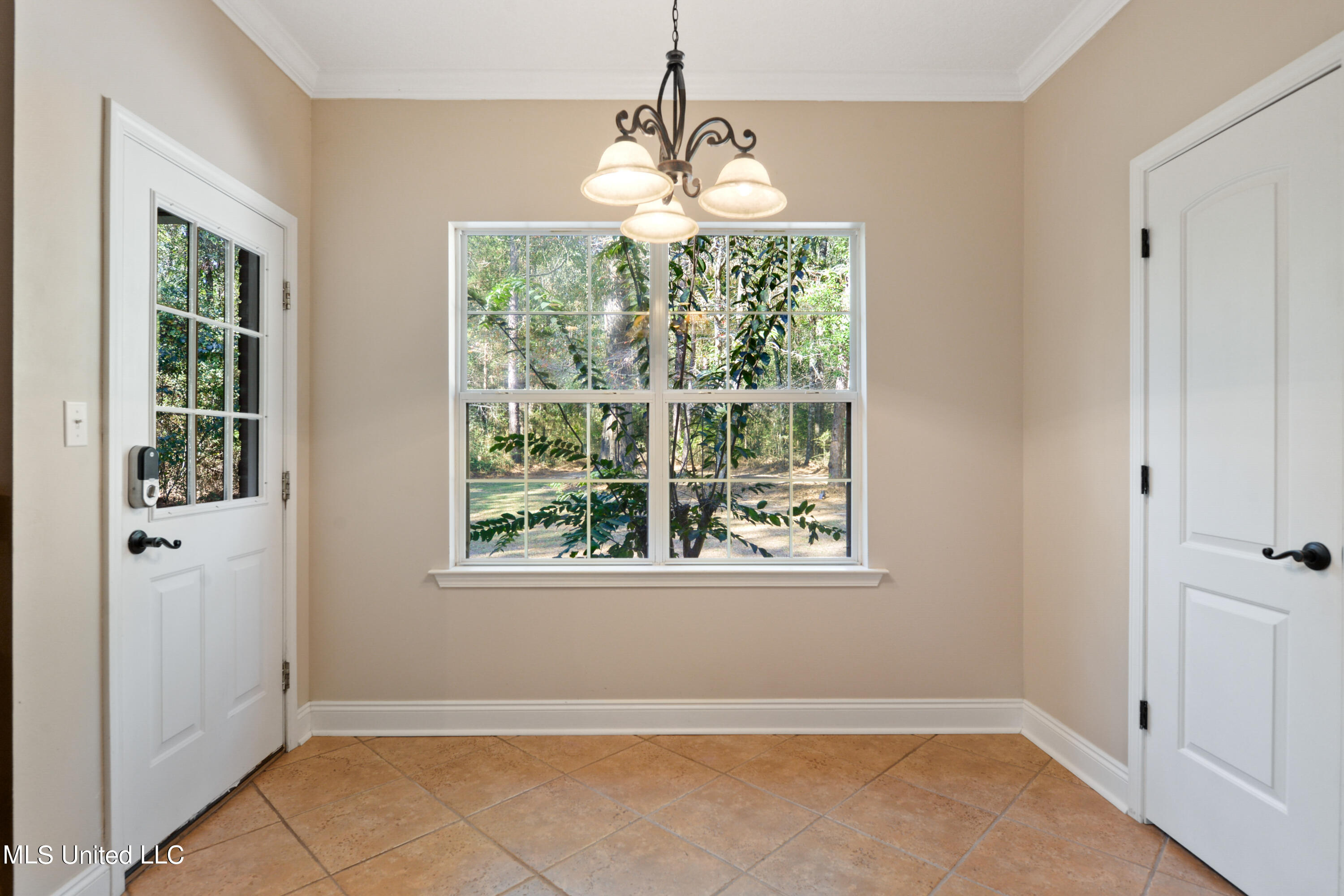 166 Geiger Road Lucedale, MS 39452 - Photo 12 of 27 INFORMAL DINING SPACE