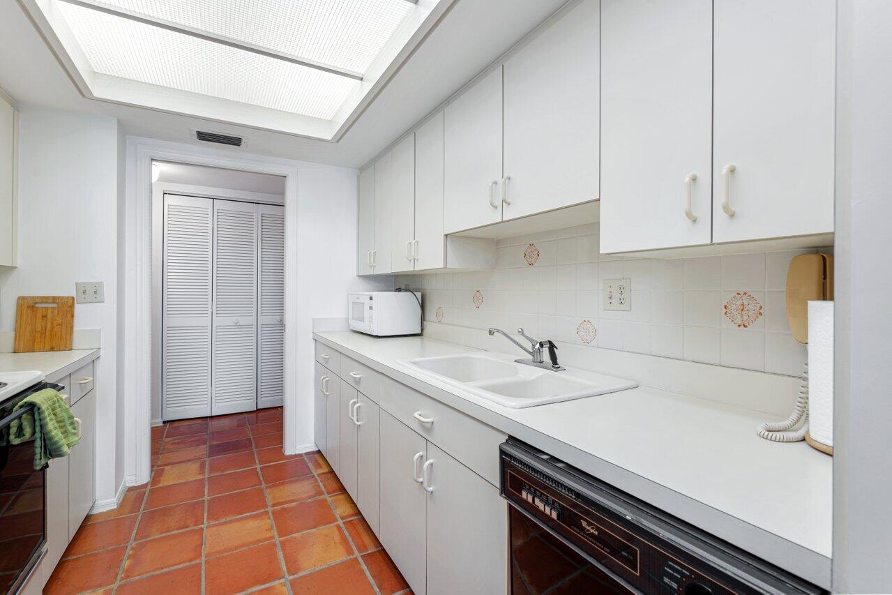 120 Southeast 5th Avenue, Unit 319 Boca Raton, FL 33432 - Photo 14 of 43 008-120Southeast5thAvenue-BocaRaton-FL-3
