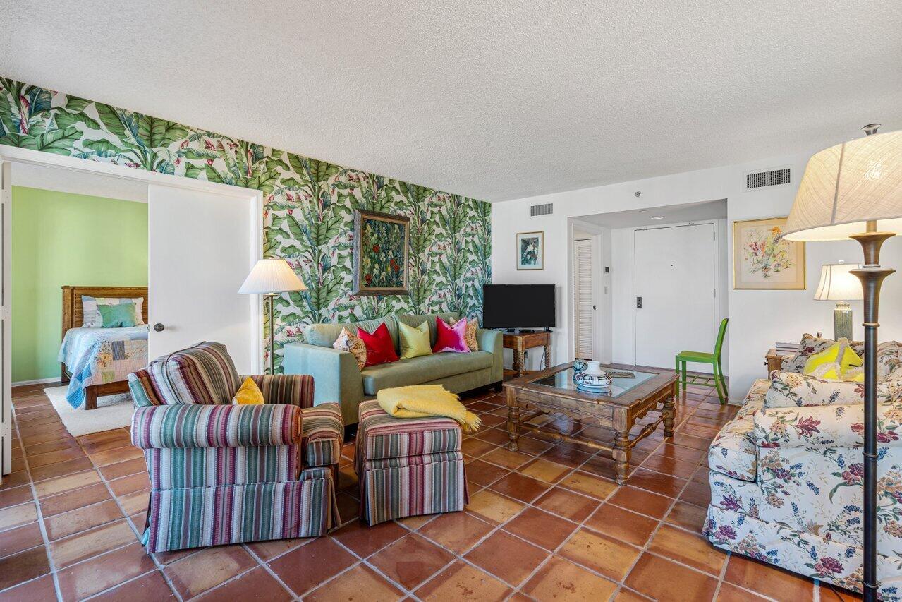 120 Southeast 5th Avenue, Unit 319 Boca Raton, FL 33432 - Photo 6 of 43 005-120Southeast5thAvenue-BocaRaton-FL-3