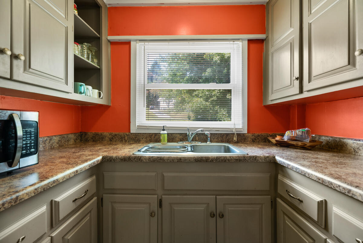 175 Outer Drive Oak Ridge, TN 37830 - Photo 11 of 21 Kitchen
