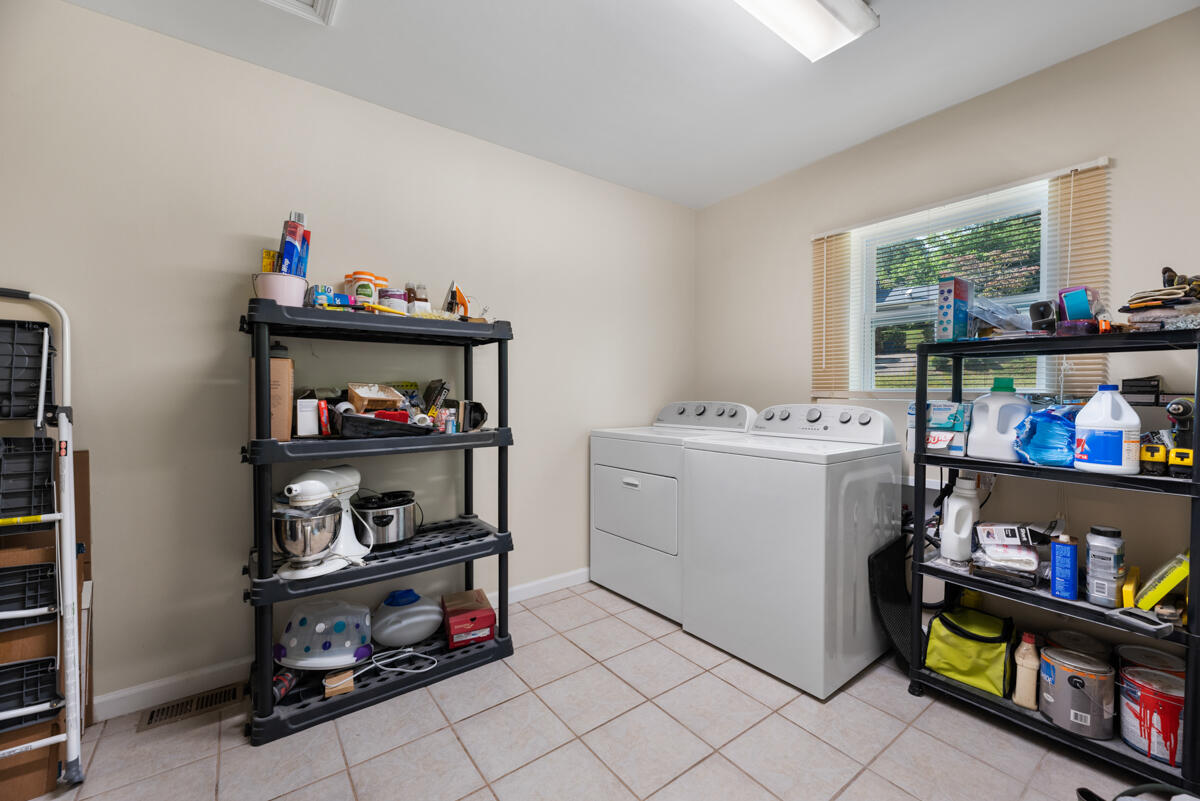 175 Outer Drive Oak Ridge, TN 37830 - Photo 12 of 21 Laundry & Storage