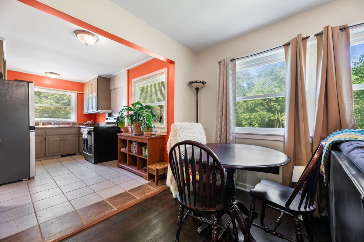 175 Outer Drive Oak Ridge, TN 37830 - Photo 8 of 21 Dining & Kitchen