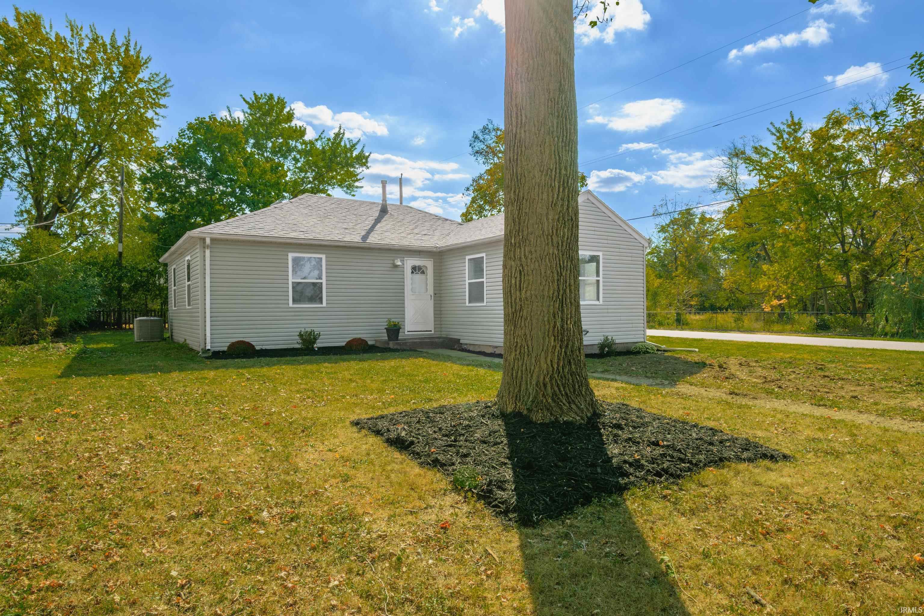 3313 West Torquay Road Muncie, IN 47304 - Photo 2 of 32 Gallery Image 2