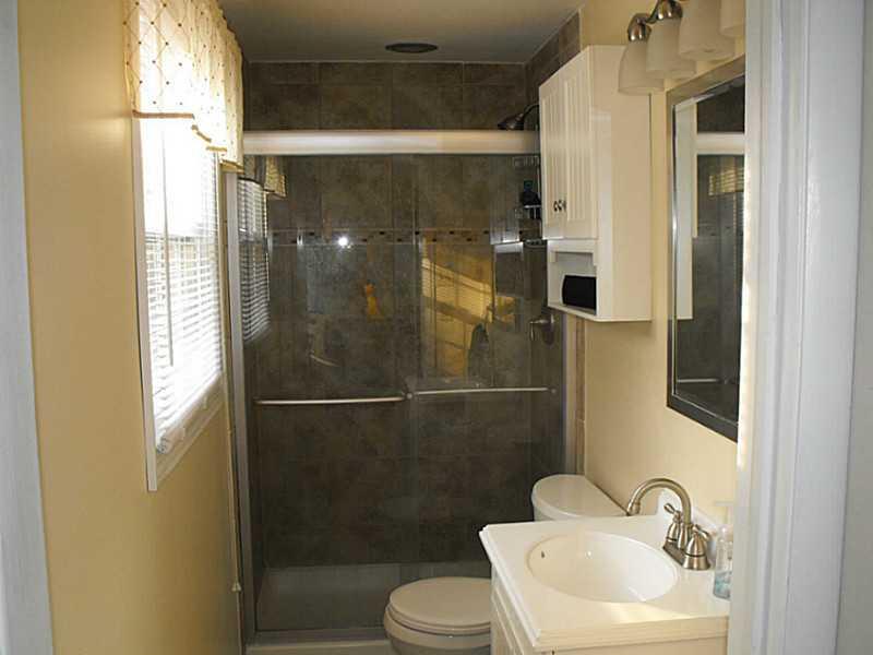638 Blue Ridge Road Plum, PA 15239 - Photo 13 of 23 Master Bath/Spa.