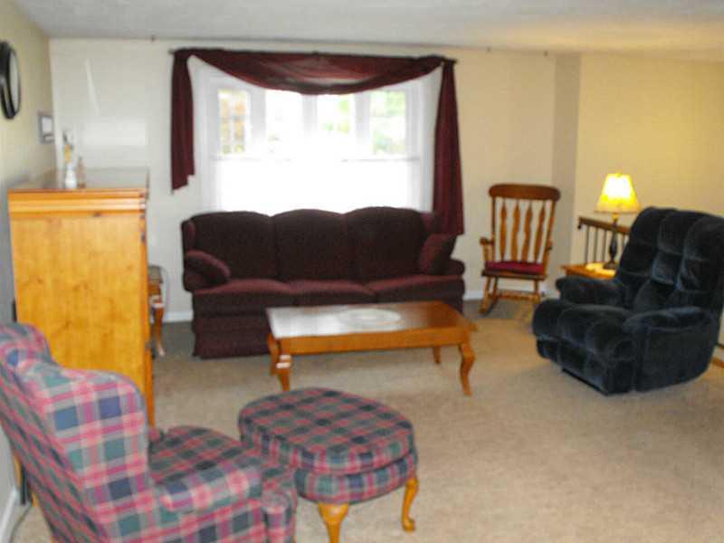 638 Blue Ridge Road Plum, PA 15239 - Photo 4 of 23 Living Room.