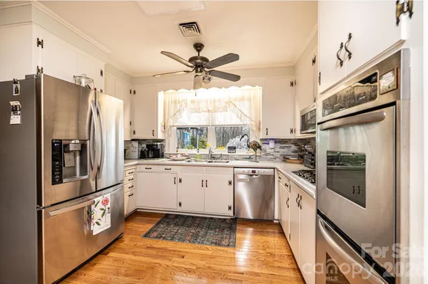 $419,900 | 1724 2nd Avenue Northwest, Hickory, NC 28601