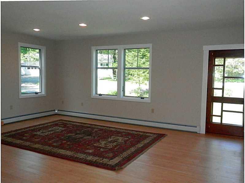 36 Elementary School Road St. George, ME 04860 - Photo 24 of 35 Living Room.