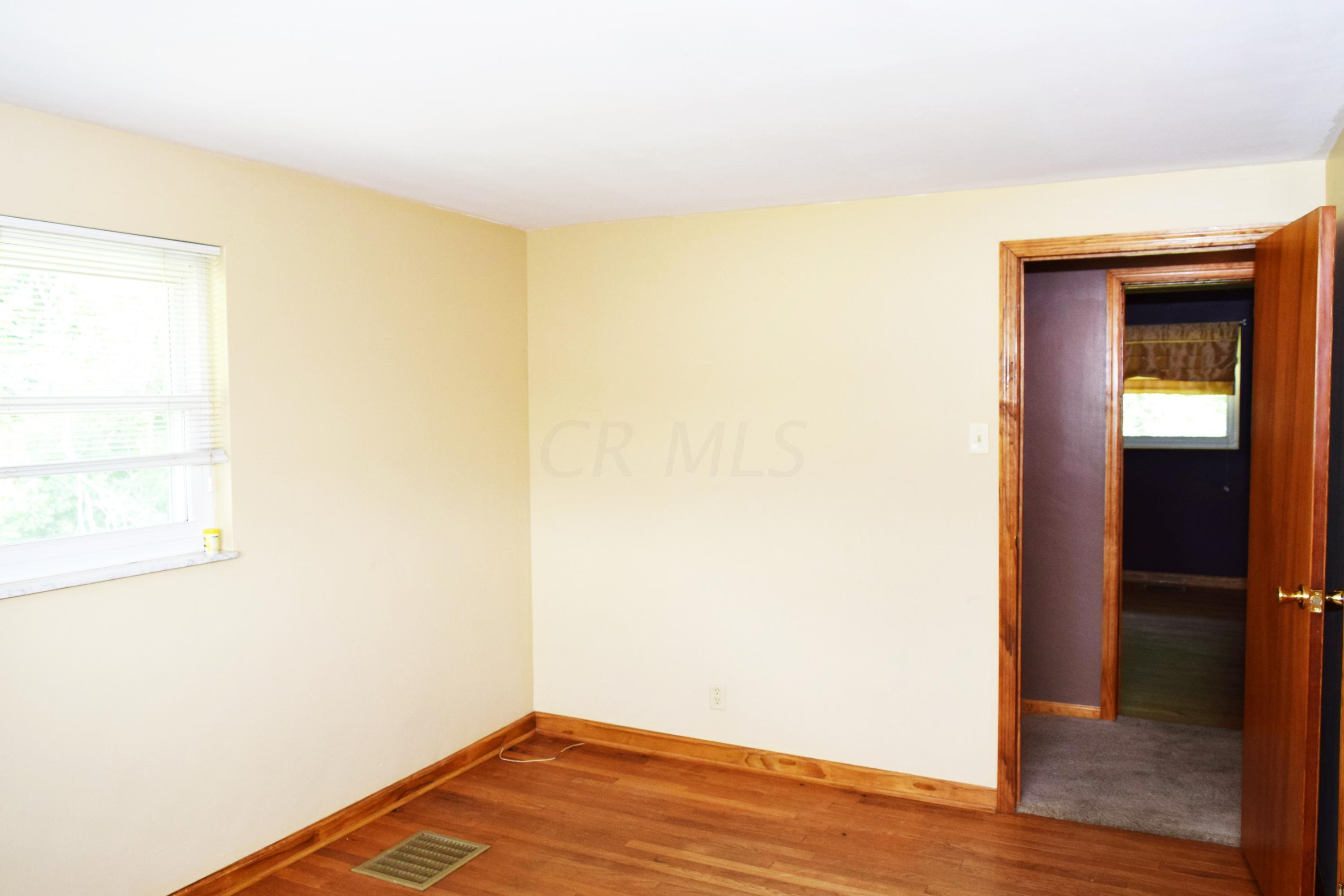 225 Hamburg Road Southwest Lancaster, OH 43130 - Photo 11 of 28 Gallery Image 11