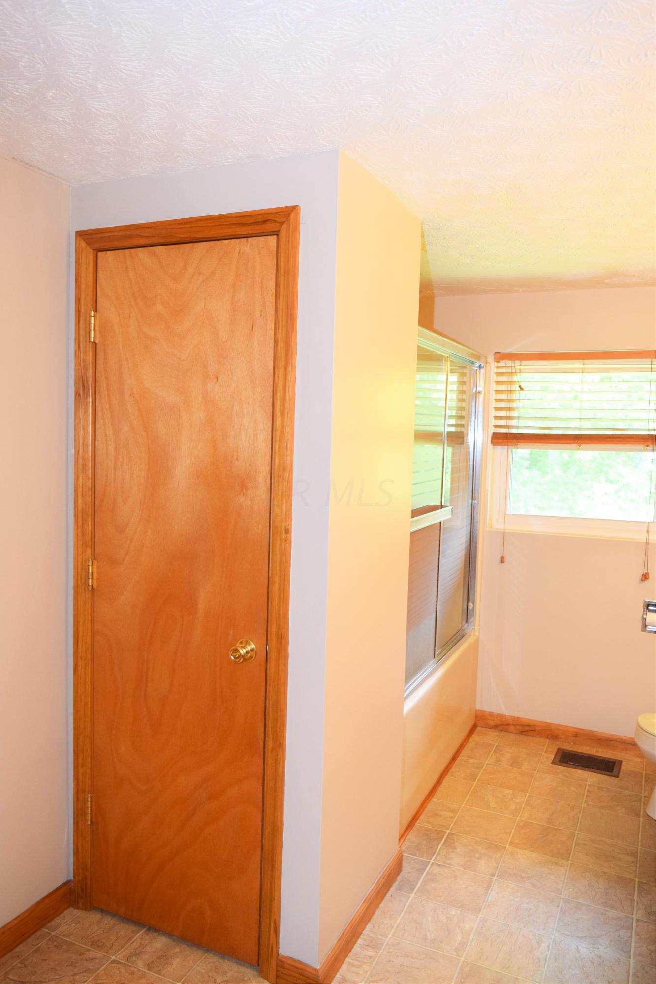 225 Hamburg Road Southwest Lancaster, OH 43130 - Photo 15 of 28 Gallery Image 15