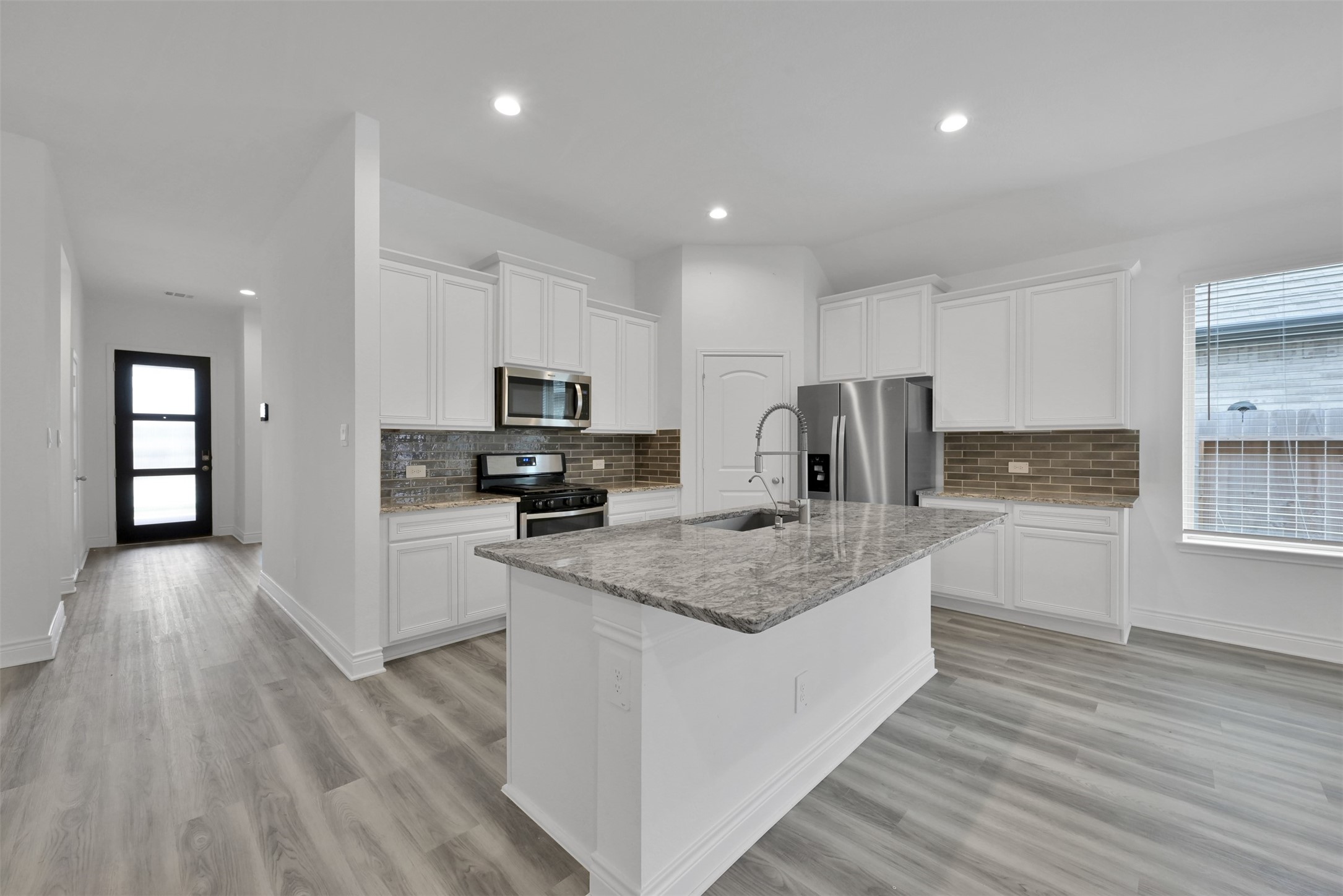 1610 Little Rabbit Court Montgomery, TX 77316 - Photo 10 of 38 Gallery Image 10